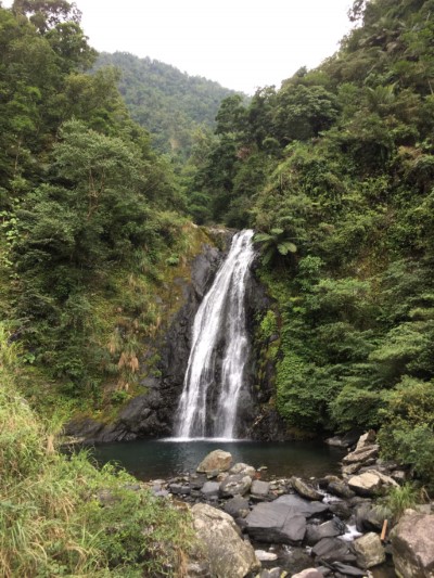 新寮瀑布步道考量減少環境生態擾動之原則整建修復